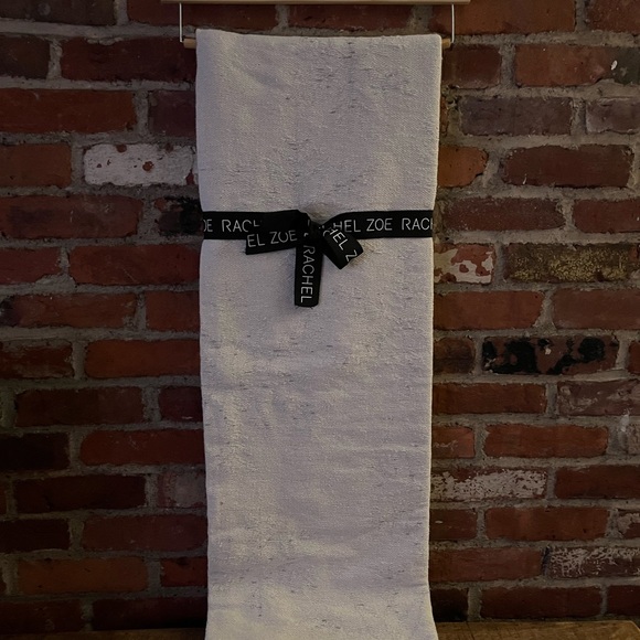 Rachel Zoe White with silver snowflakes new with tags perfect for the holidays - Picture 2 of 9